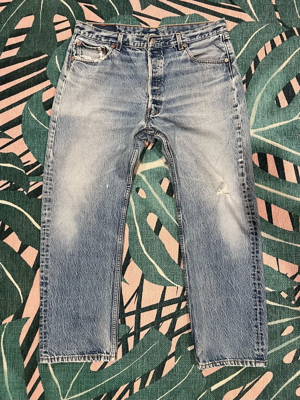 Vintage 1996 Levi’s 501xx Buttonfly Distressed Denim Jeans 34x30 481 CO21